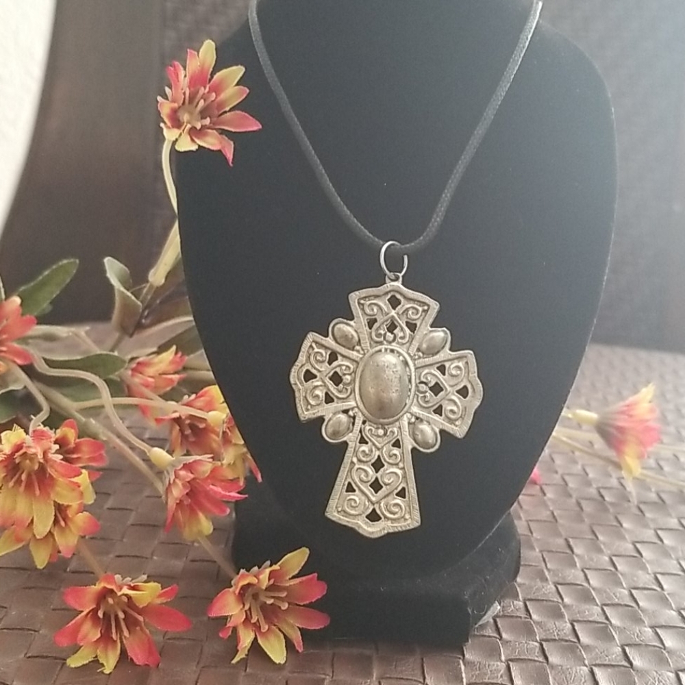 Vintage Silver Cross Pendant Necklace, Length: 35"